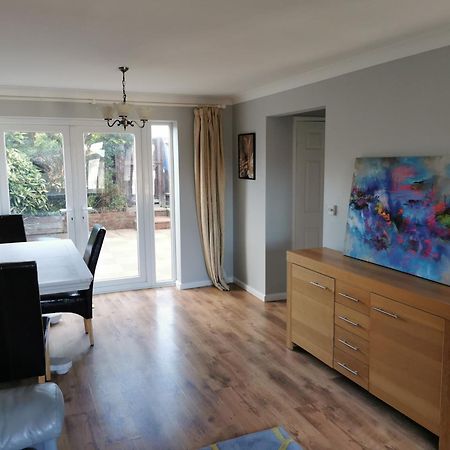 Bargain Rooms In Уеймут Екстериор снимка