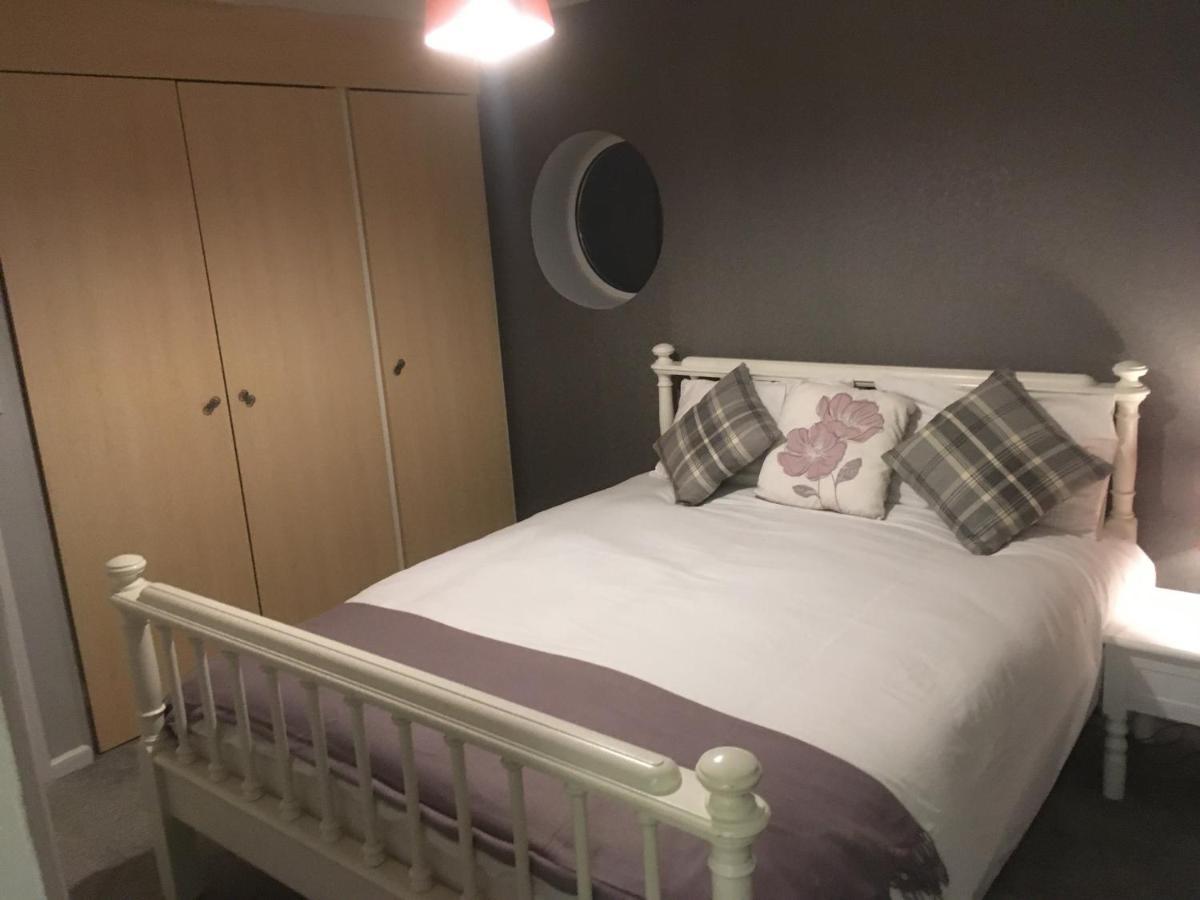 Bargain Rooms In Уеймут Екстериор снимка