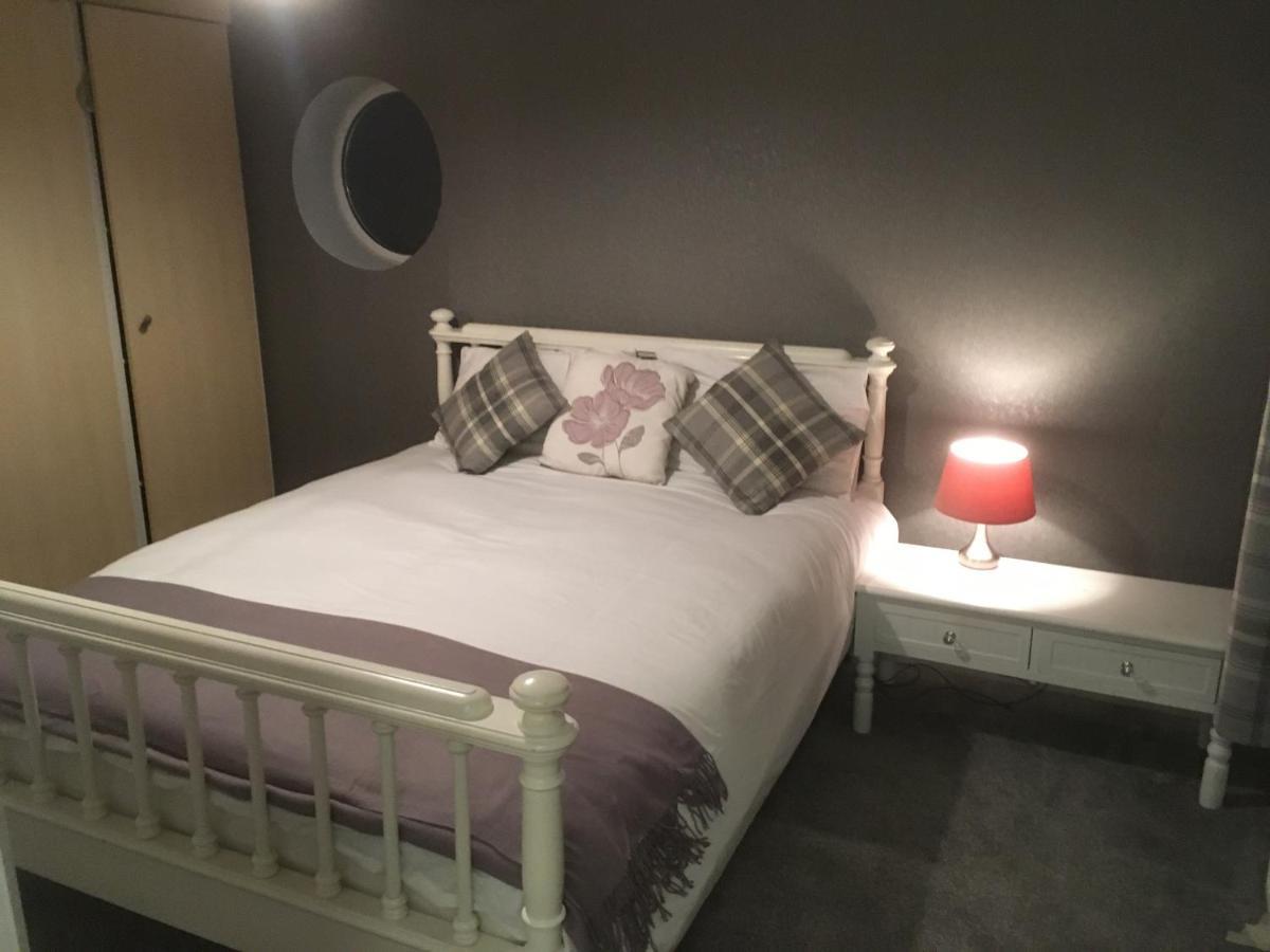 Bargain Rooms In Уеймут Екстериор снимка