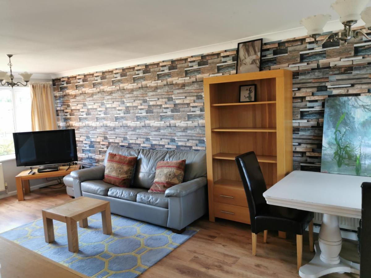 Bargain Rooms In Уеймут Екстериор снимка