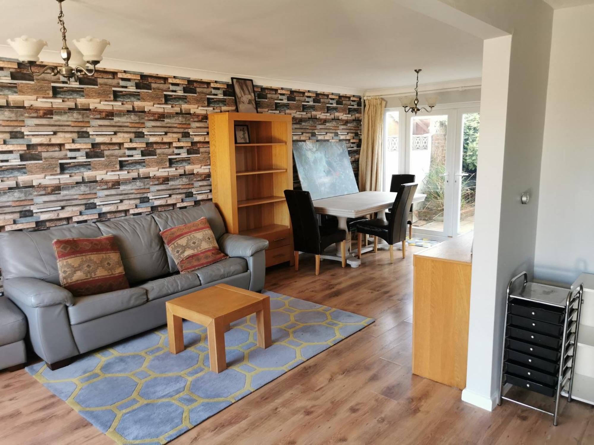 Bargain Rooms In Уеймут Екстериор снимка